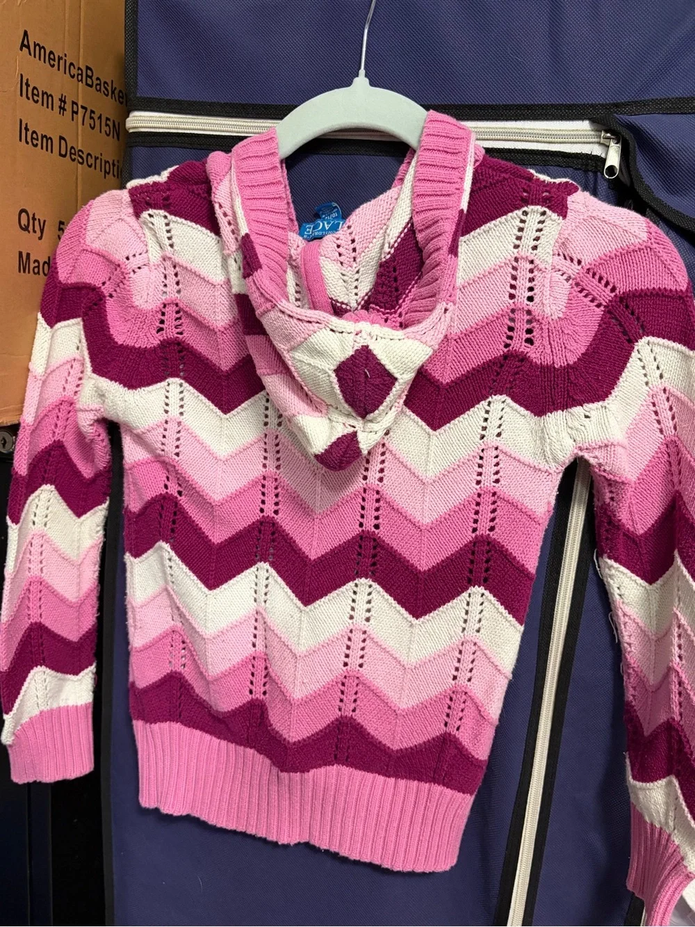 The Children's Place Chevron V-Neck Sweater in Pink and White